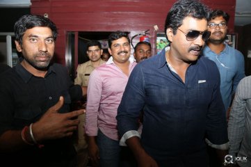 Jakkanna Movie Team Visited Hyderabad Theaters